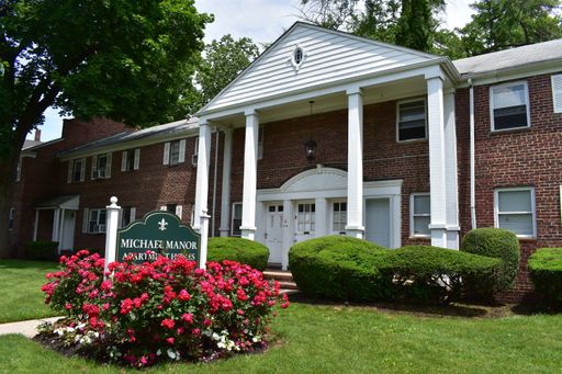 Michael Manor Apartments - Renovated 1 Bedroom