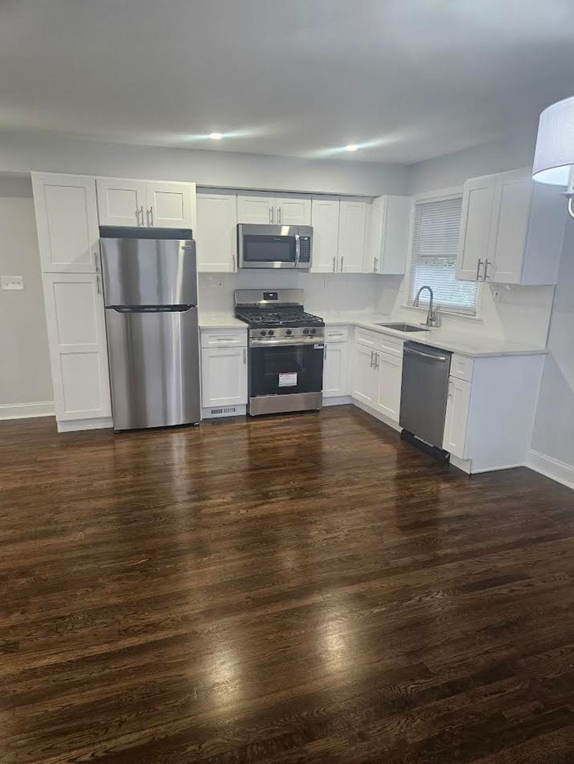 Somerville Apartment: 5-20 Oak Terrace & 195-221 Mountain Ave