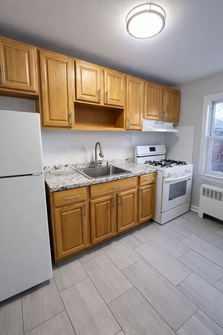 Plainfield Apartment: 750 East Front St