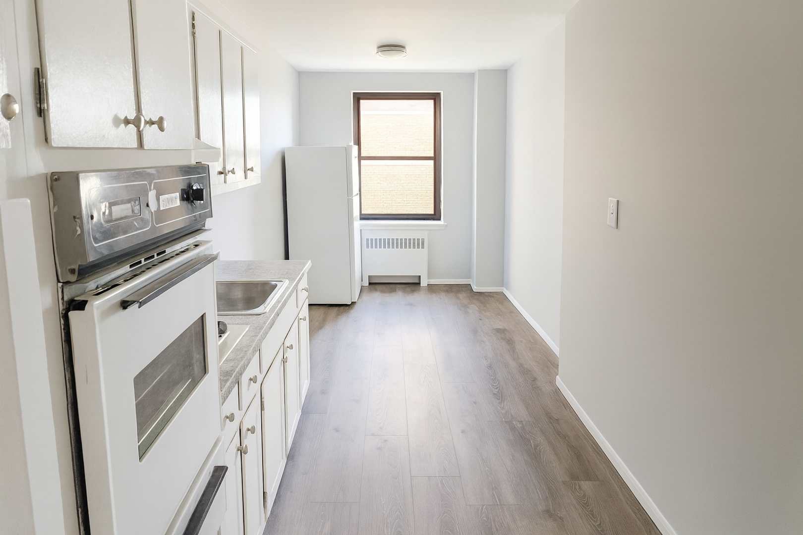 Orange Apartment: 82 High St