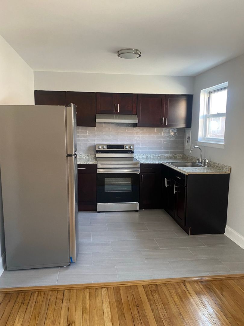 Plainfield Apartment: 643-715 East Front Street