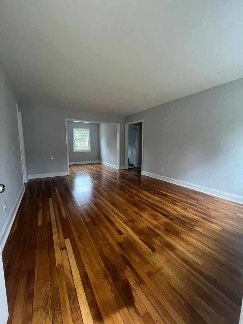 Plainfield Apartment: 733 East Front St