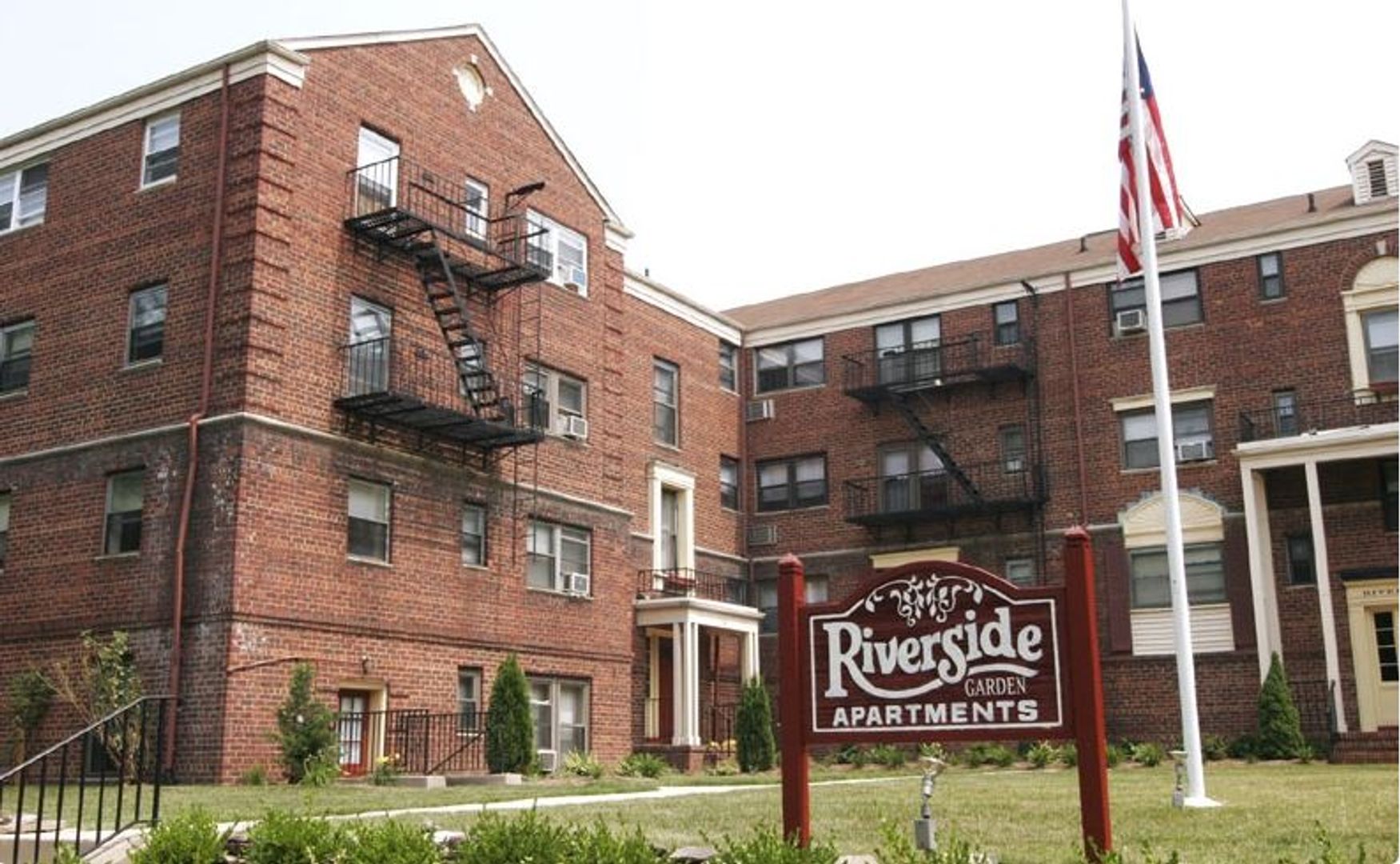 Cranford Apartment: 12-18 Riverside Drive