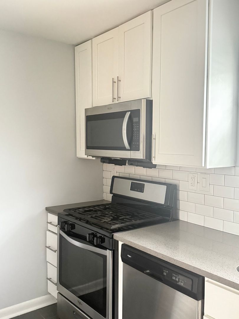Summit Apartment: 26 Locust Drive