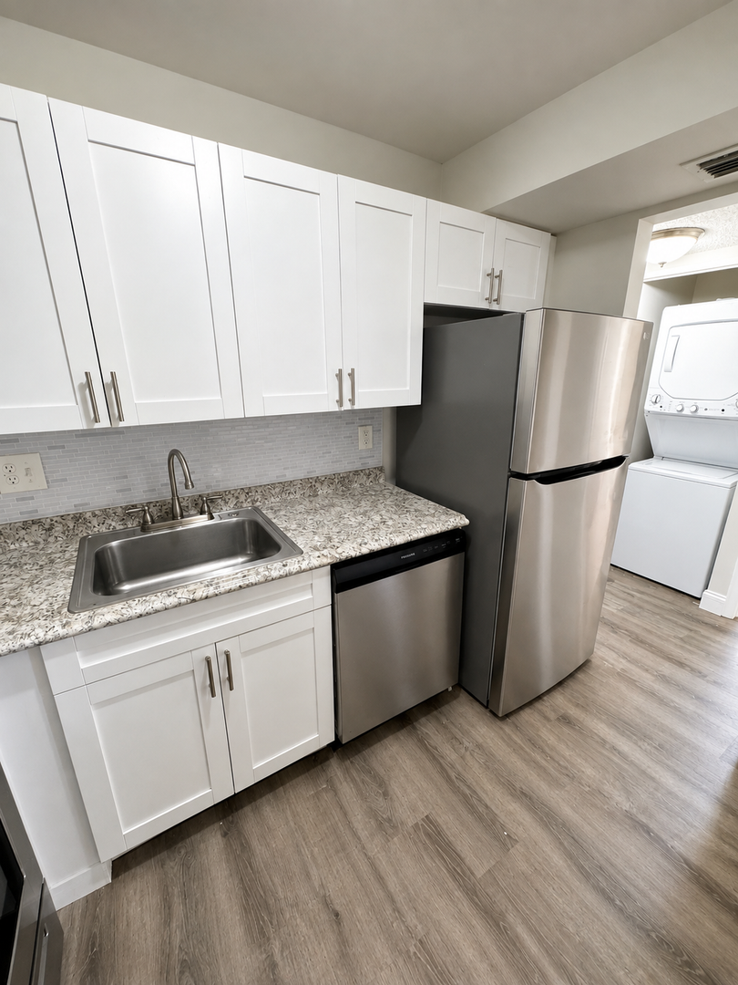 West Palm Beach Apartment: 537 South Sequoia Dr