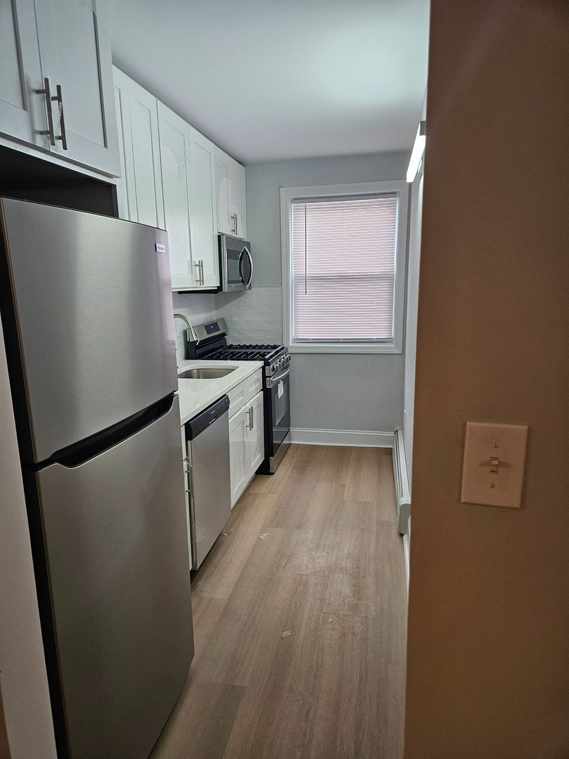 Somerville Apartment: 21 Oak Terrace