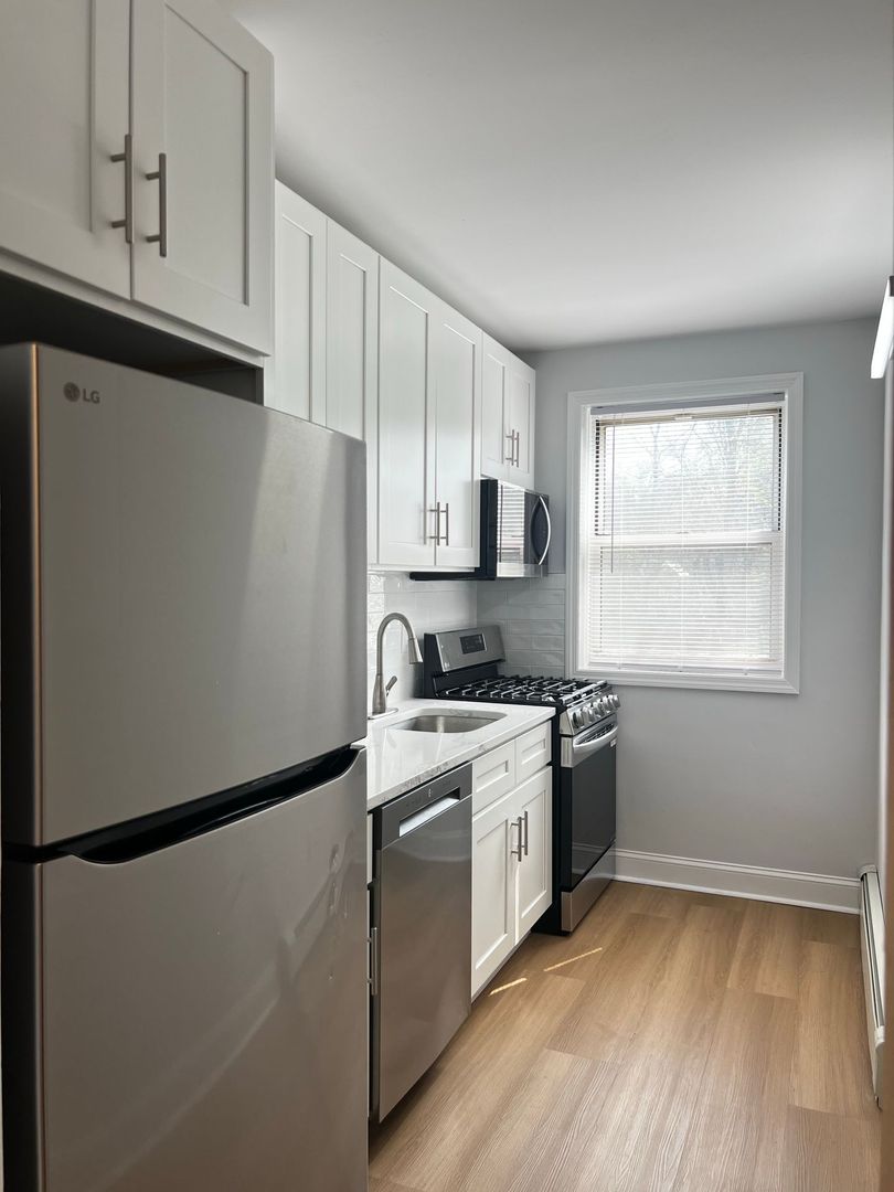 Somerville Apartment: 21 Oak Terrace