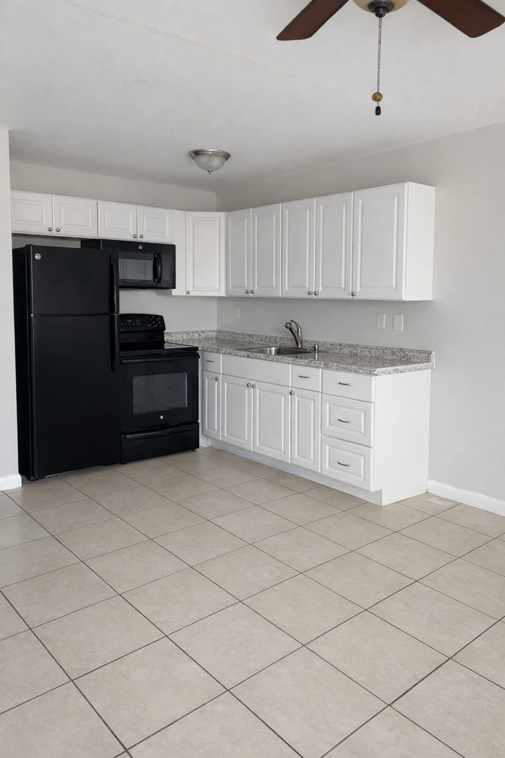 West Palm Beach Apartment: 537 South Sequoia Dr