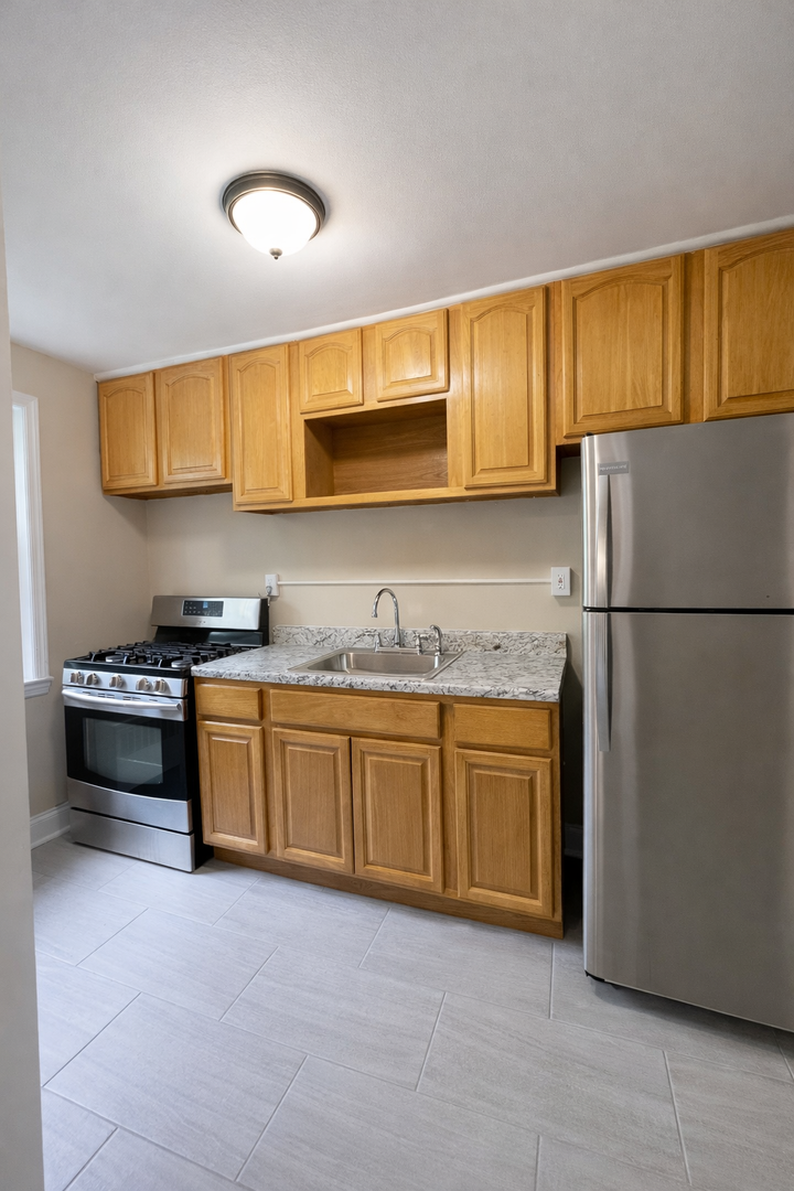 Plainfield Apartment: 750 East Front St