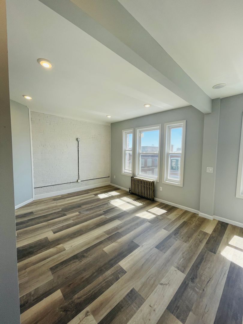 Newark Apartment: 421 Central Avenue