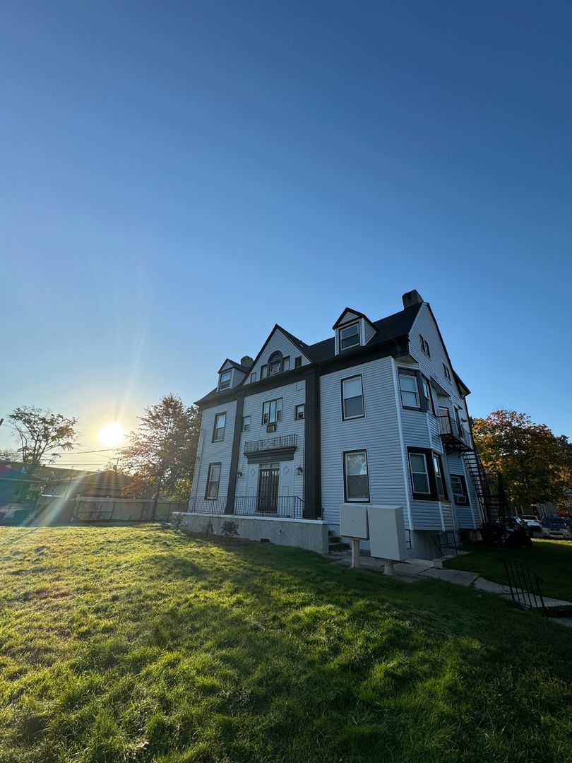 Rahway Apartment: 190 - 200 W Milton Avenue