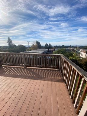Amazing Home, Amazing Ocean Views from your very large deck!