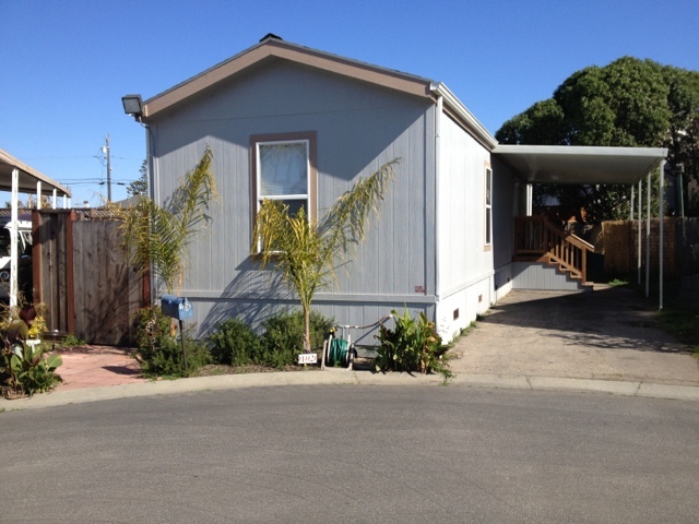 Santa Cruz Apartment: 692 38th Avenue