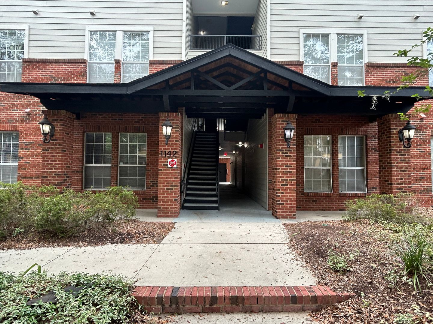 Gainesville House: 1142 SW 9th Rd