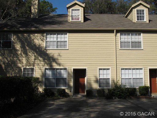 Spacious 2 Bedroom Townhome In Haile Plantation – photo 1