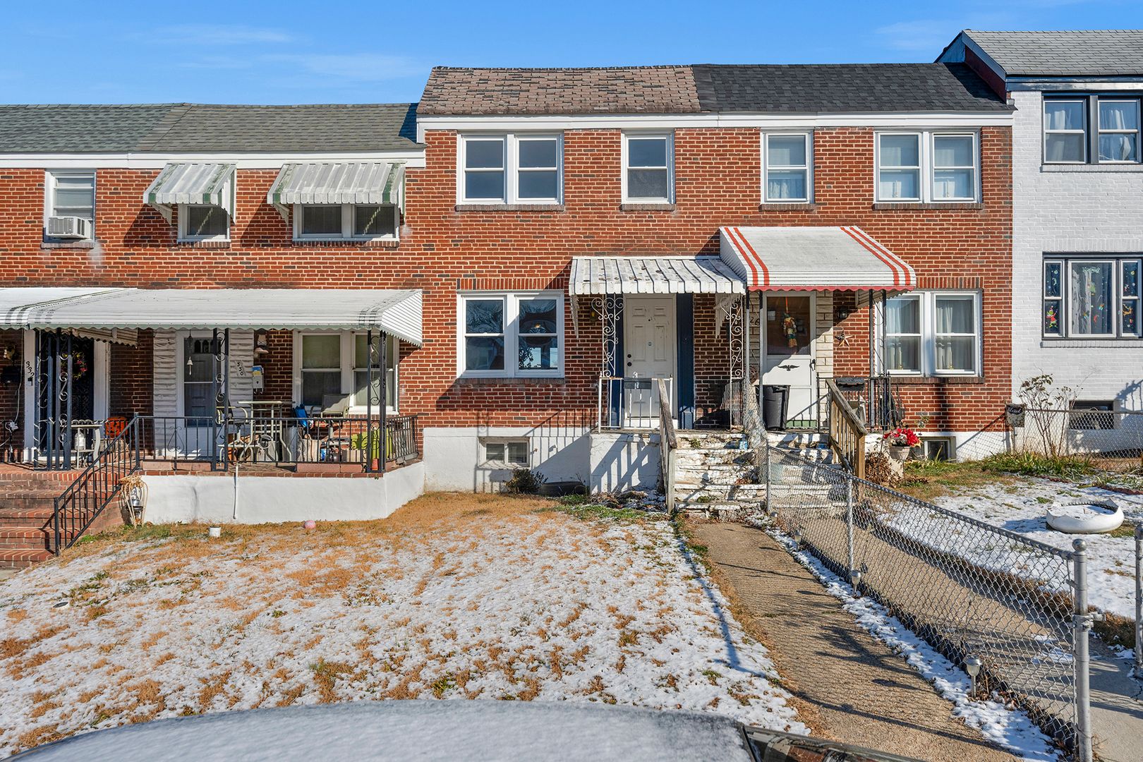 Brooklyn House: 328 W Riverview Rd