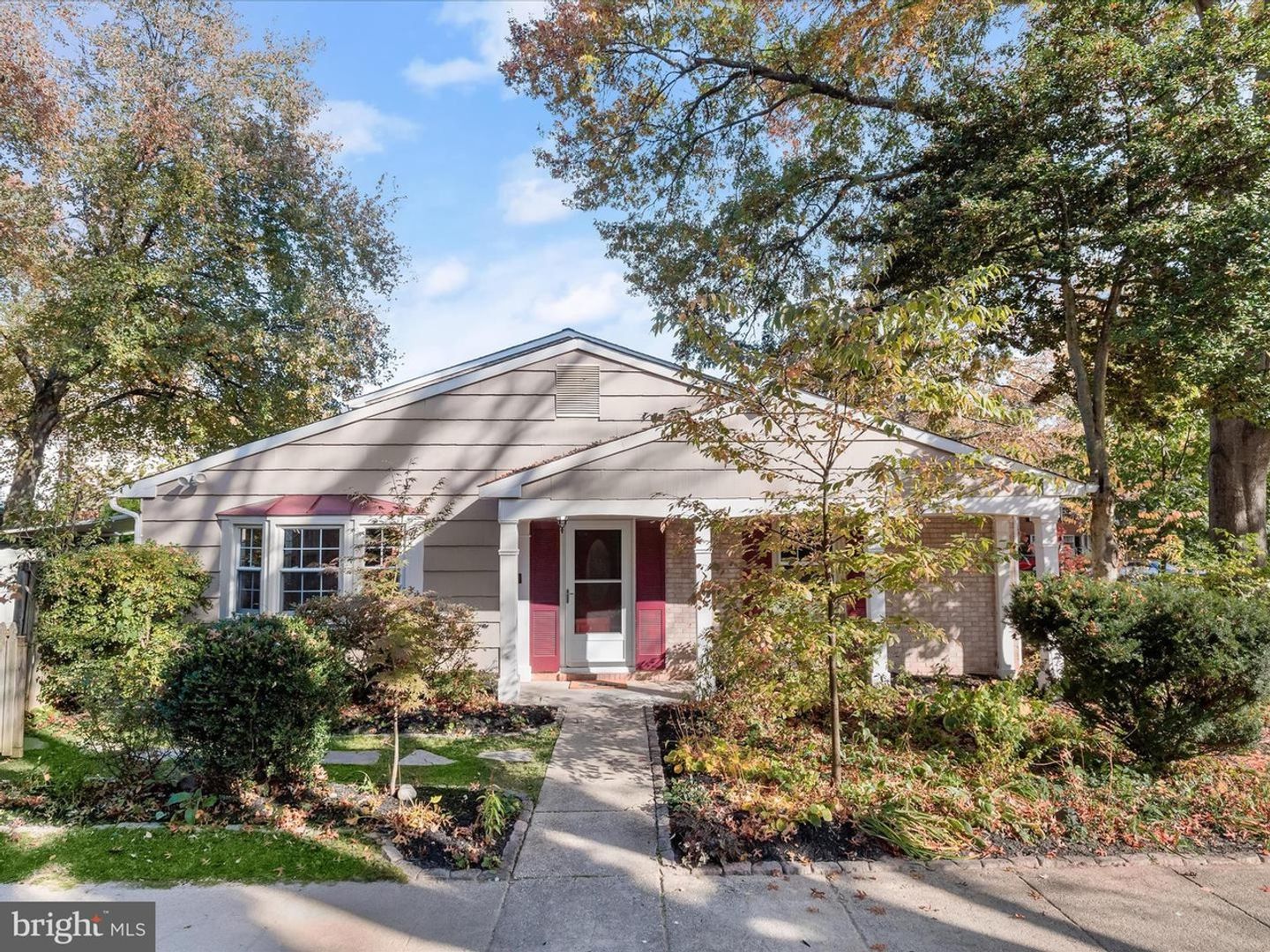 Home with Private Garden Oasis