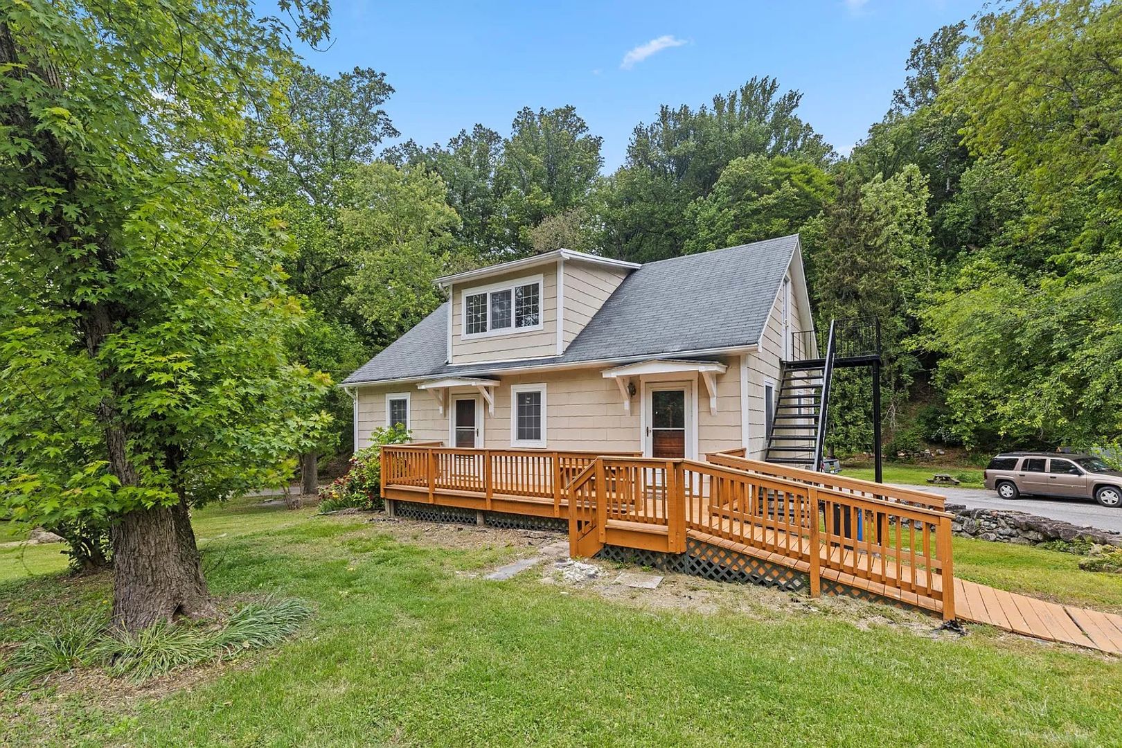 Catonsville Apartment: 2716 Frederick Rd