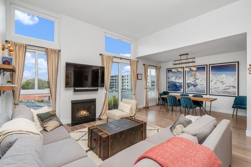 Beautiful Penthouse condo – photo 1