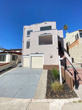 2 Bed 1 Bath Duplex W/ Garage – photo 1