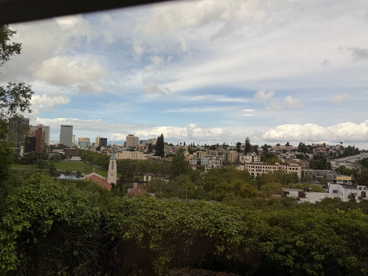 Oakland Apartment: 529 Merritt Ave