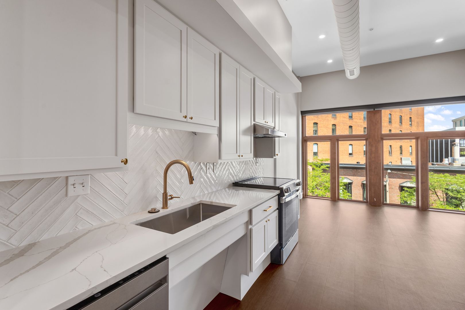 Kalamazoo Apartment: 200 E Michigan Ave