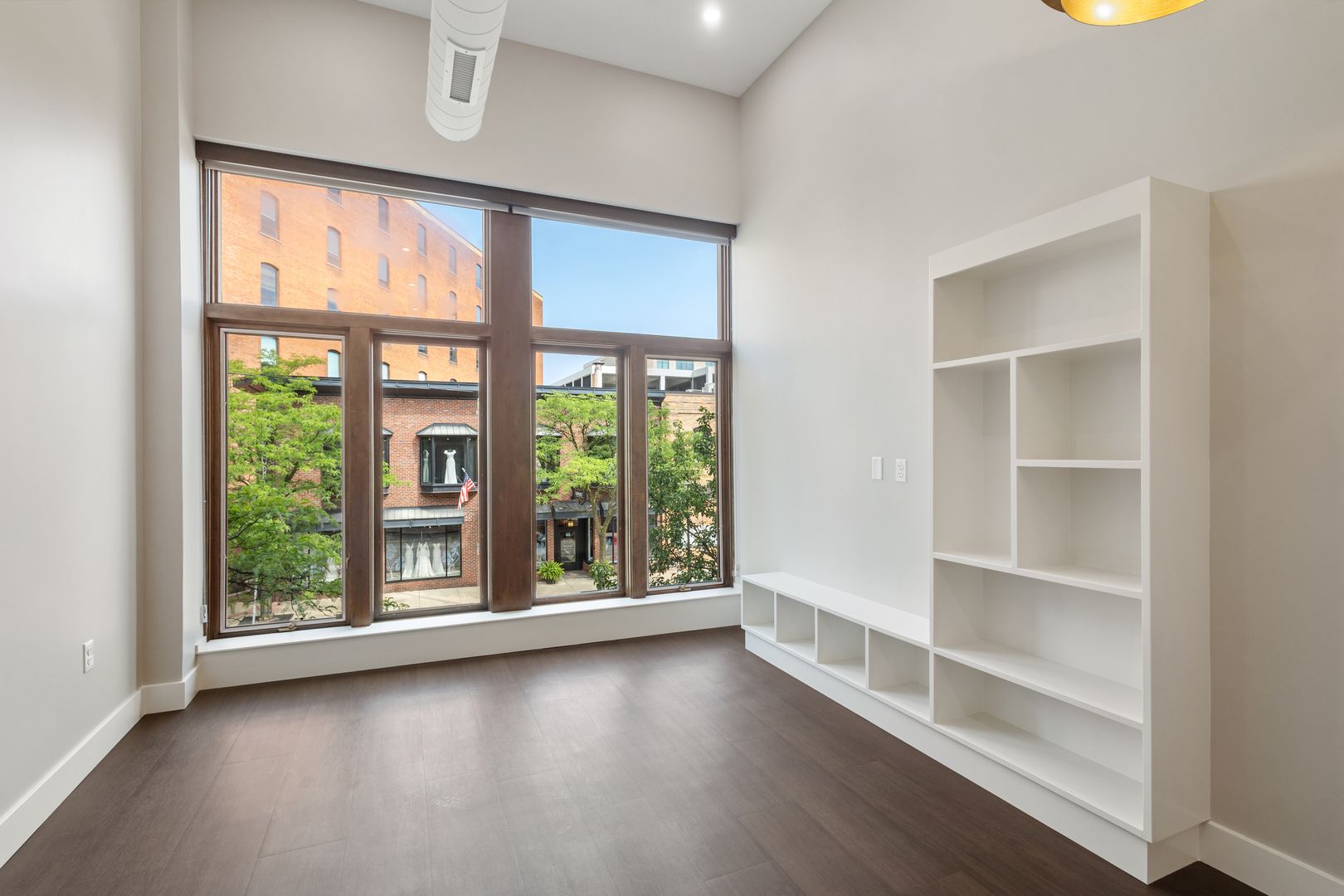 Kalamazoo Apartment: 200 E Michigan Ave