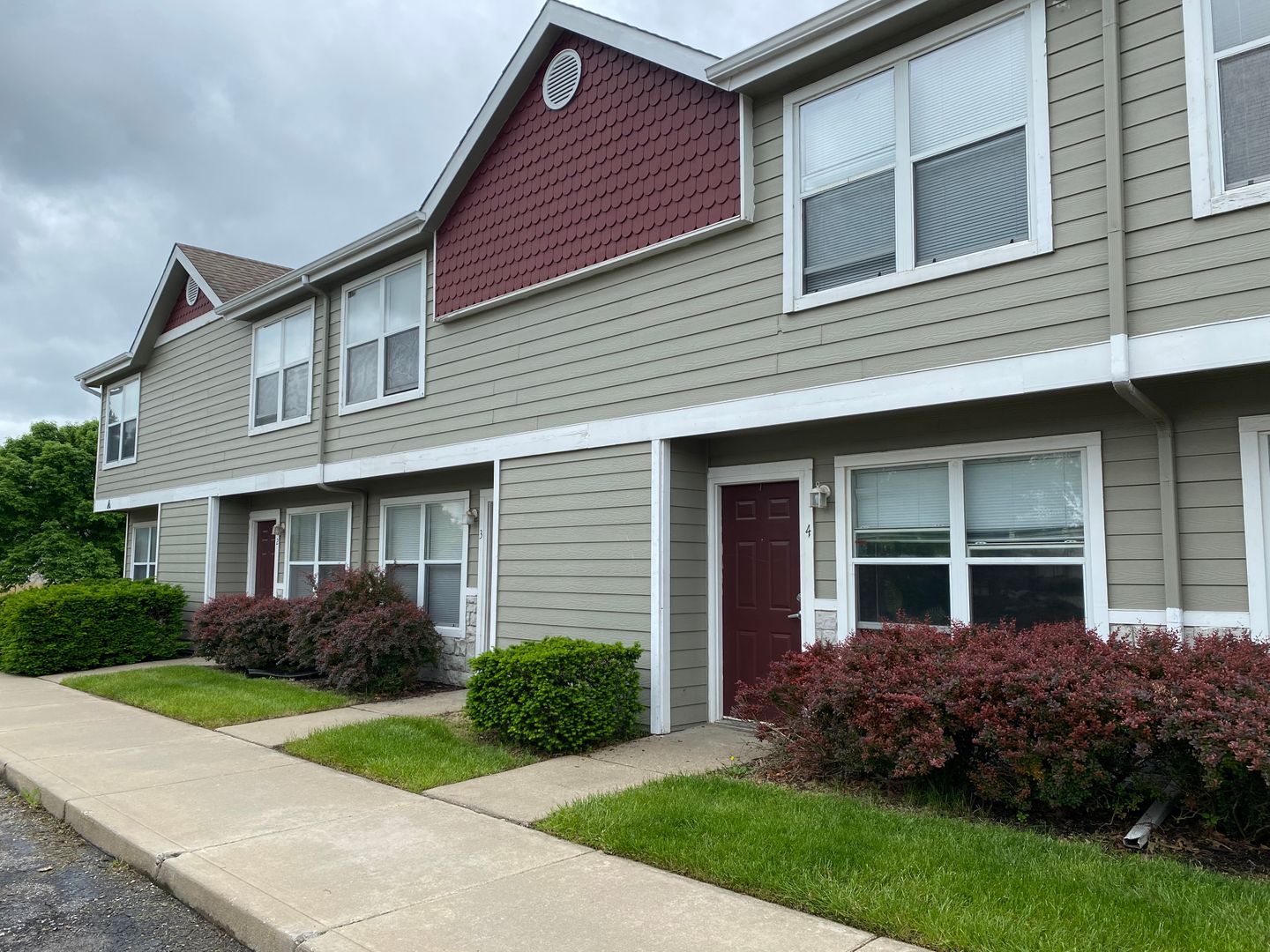 Lawrence Apartment: 5111 Congressional Cir