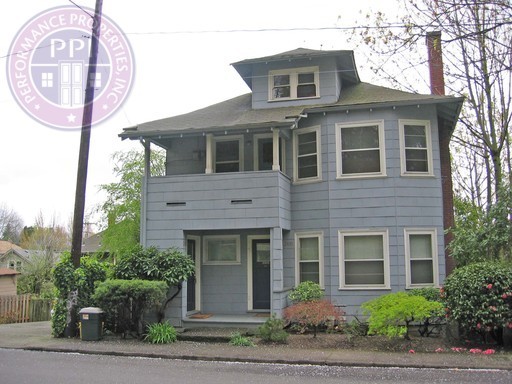 Portland Apartment: 2430 & 2432 SE Morrison Street