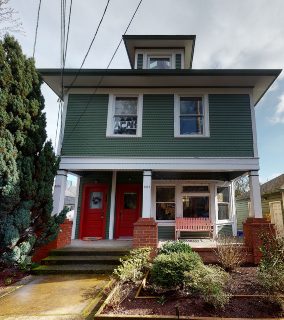 Portland Apartment: 3620 & 3622 SW Kelly Avenue