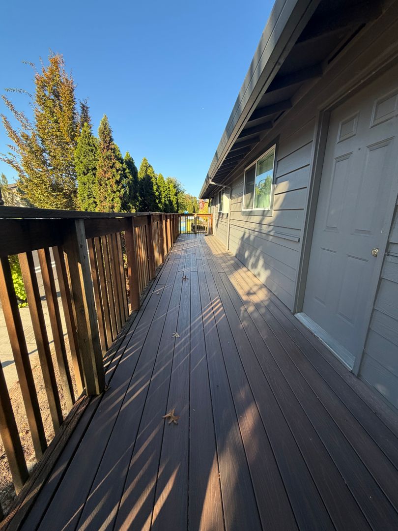 Tualatin Apartment: 18675 SW Boones Ferry Road #1-7