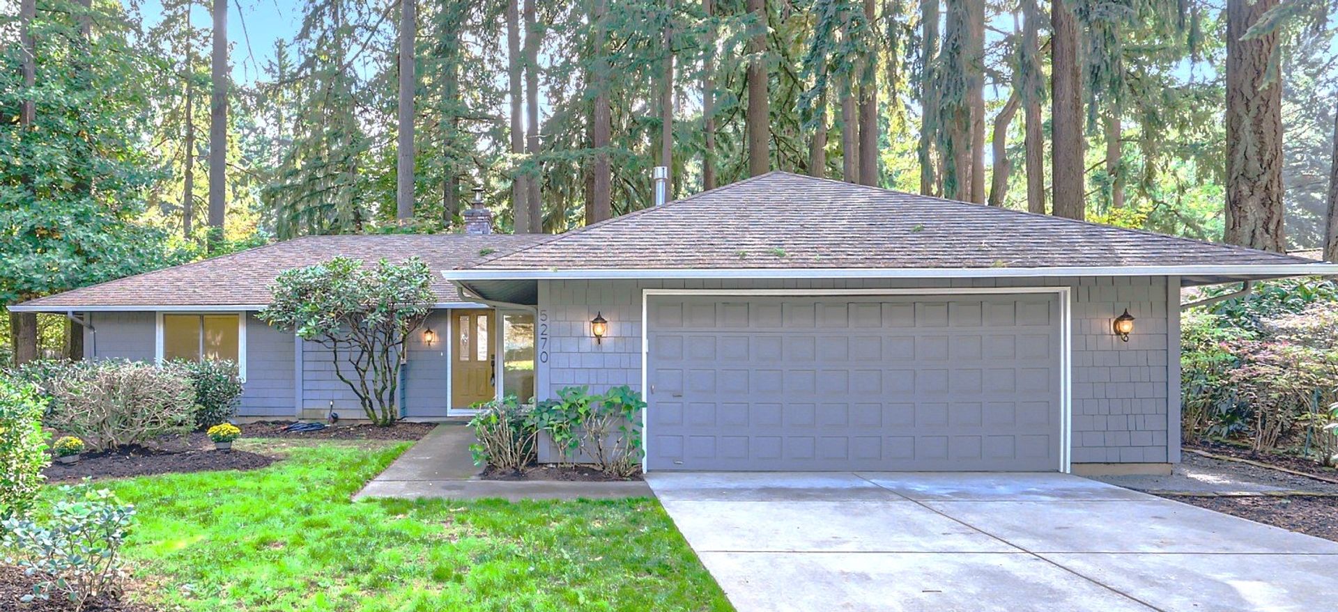 Lake Oswego House: 5270 Red Leaf Street