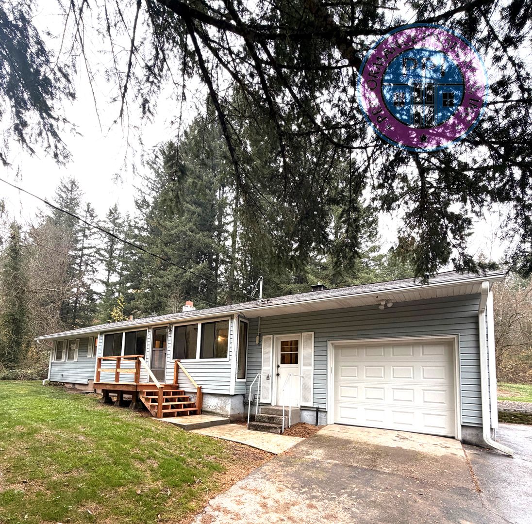 Oregon City House: 18628 S Henrici Road