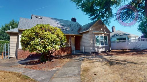 Spacious North Portland Home in a Great Location 4 Bed / 3 Bath – photo 1