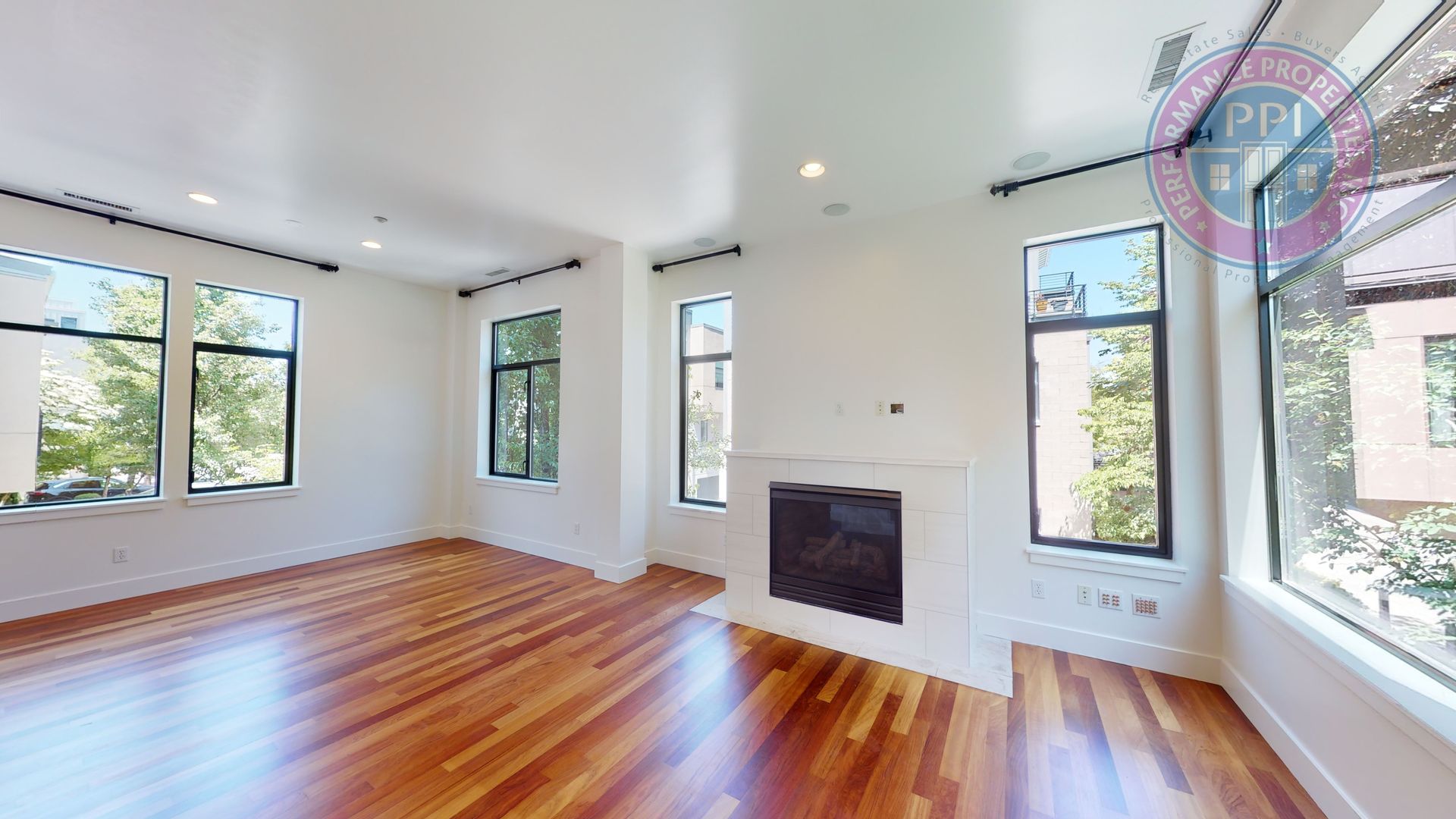 Portland House: 2046 NW 16th Avenue