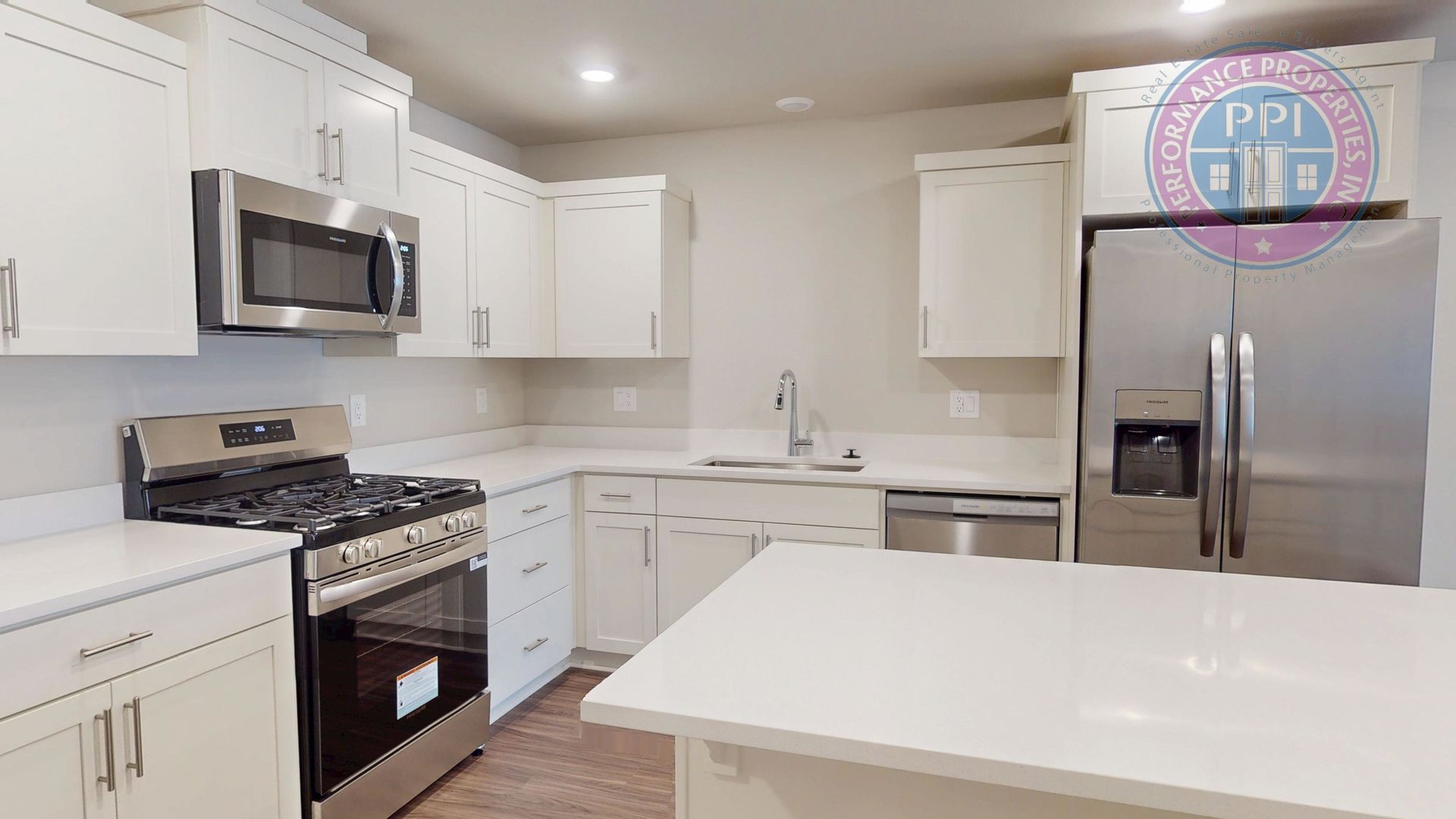 Woodburn House: 862 Sifuentez Court