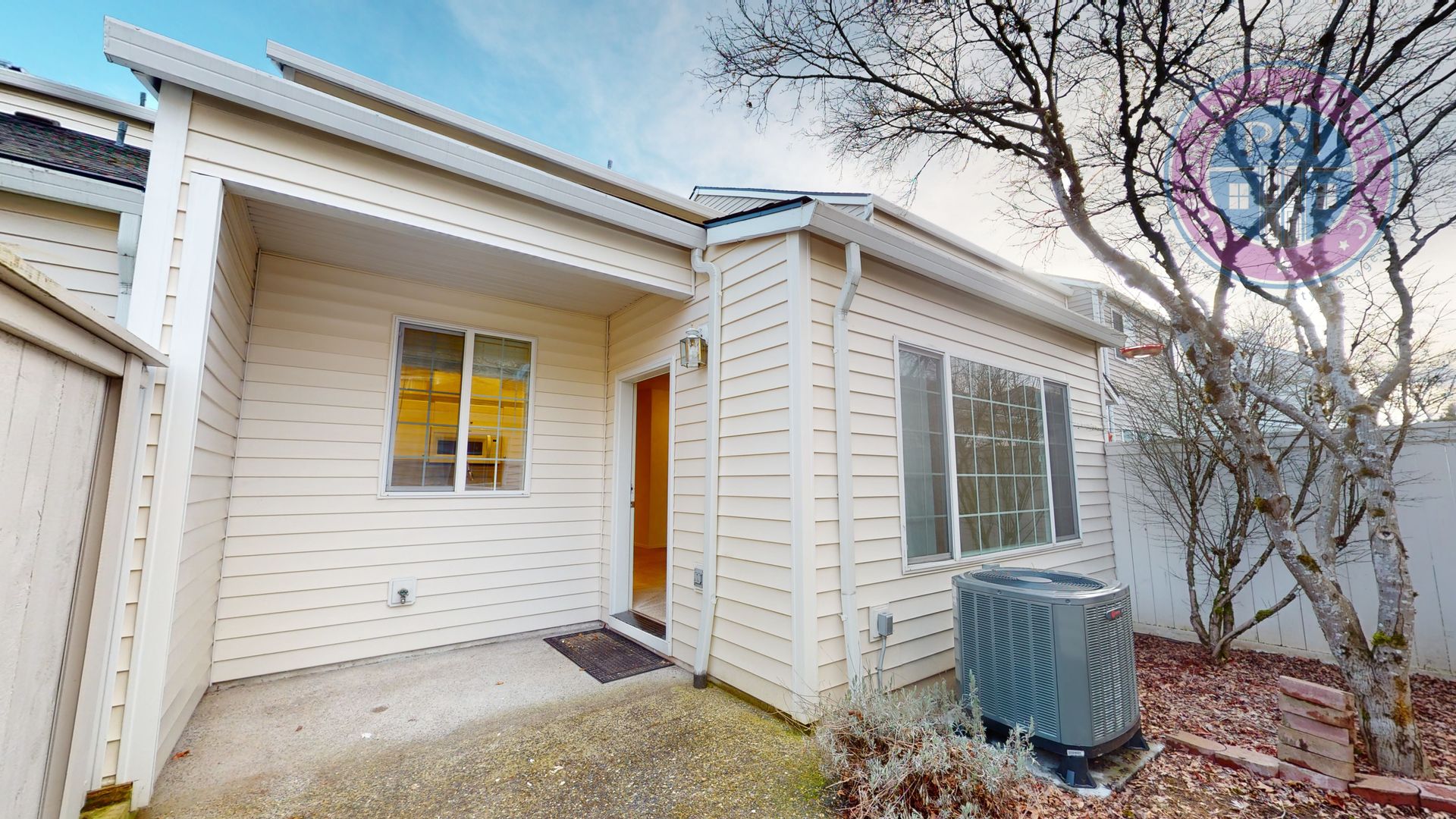 Clackamas Townhome: 14439 SE Oregon Trail Drive