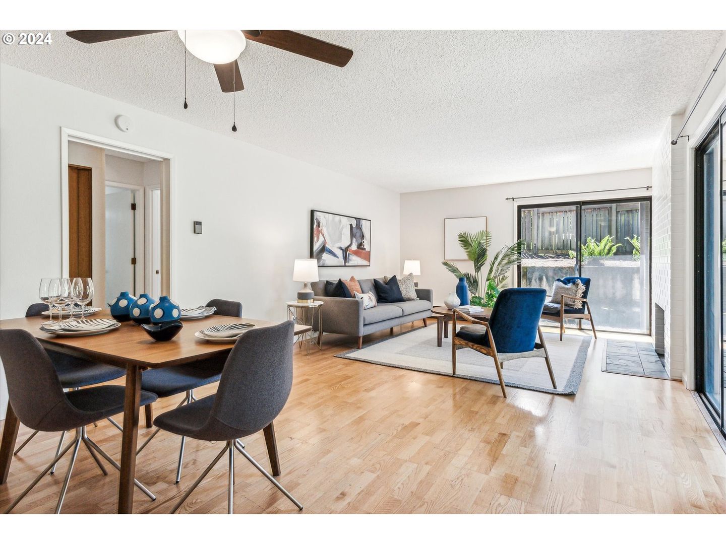 Portland Apartment: 6220 & 6222 SE Alder Street