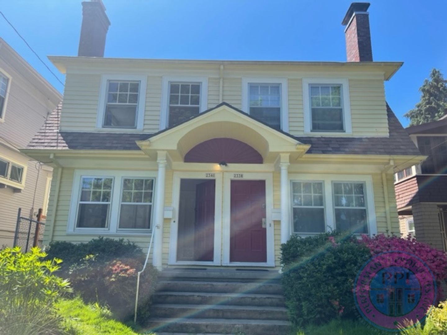 Portland Apartment: 2338 & 2340 SE Salmon Street