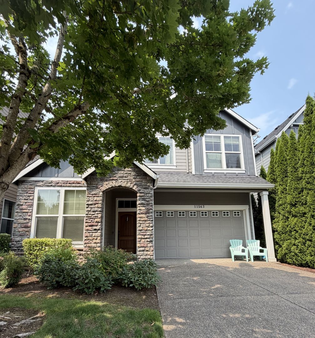Portland House: 11543 NW Knightsview Lane