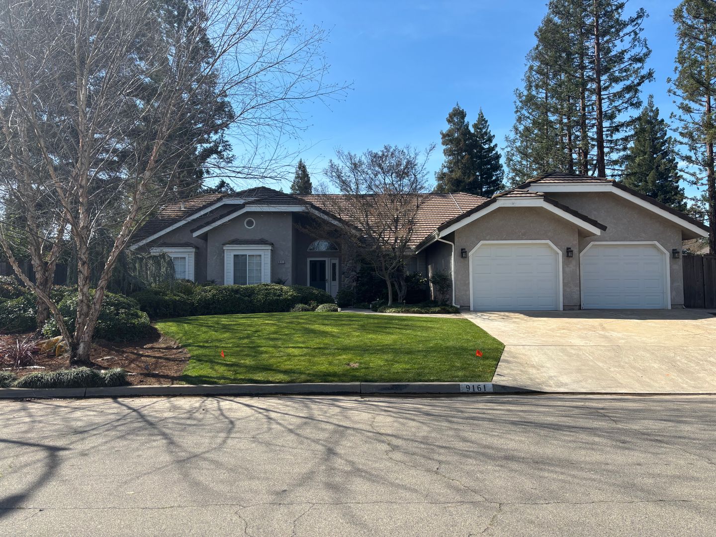 Fresno House: 9161 N Woodlawn Dr