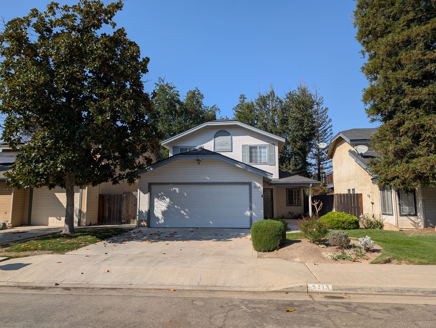 Fresno House: 9913 N Canyon Creek Ln