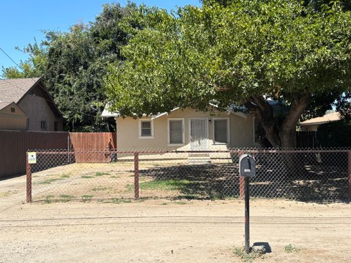 Affordable 1 bedroom 1 bathroom home on Marks and McKinley. – photo 1
