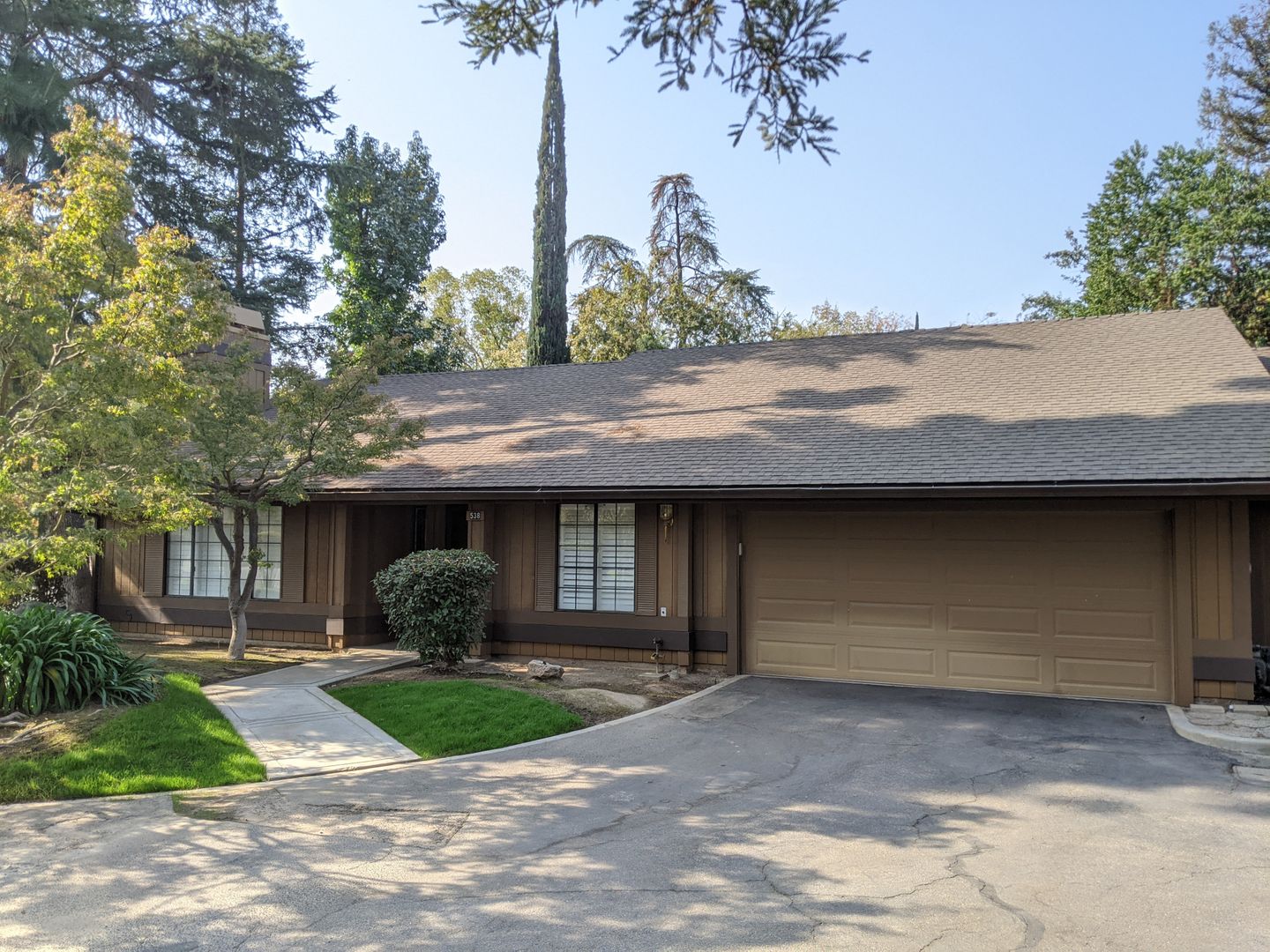 Fresno House: 538 W. Barstow Ave.