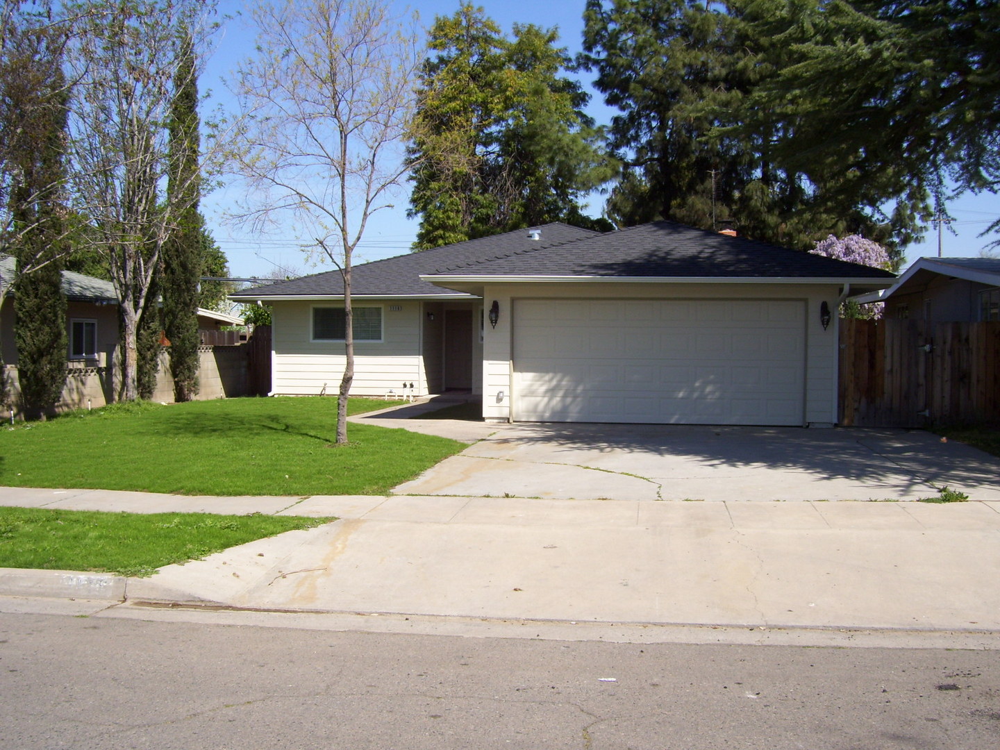 Fresno House: 1116 W. Vassar Ave