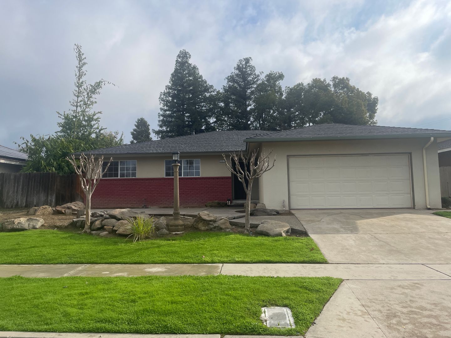 Fresno House: 2222 N. Laureen Ave