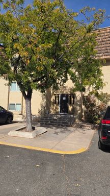 Beautiful 2-bedroom, 1.5-bathroom condo Brand new carpet and fresh paint – photo 1