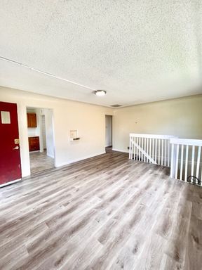 Spacious Four Bedroom 2 Bathroom With BONUS Room!!! – photo 1