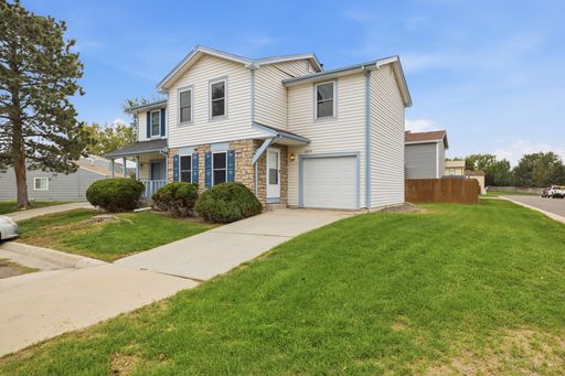 Corner Townhome with Garage and Extra Parking in Quail Crossing - UTILITIES INCLUDED!! – photo 1