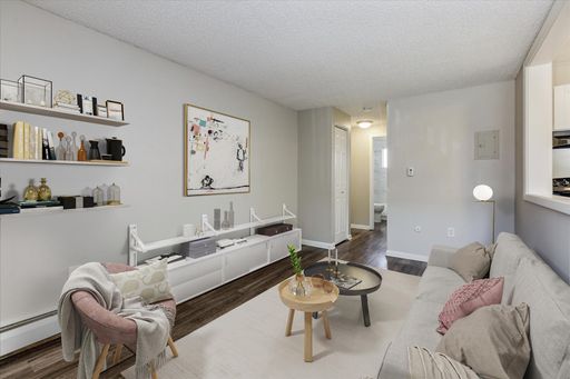 Spacious 1-Bedroom Apartment in the Heart of Englewood! - UTILITIES INCLUDED!!! – photo 1